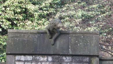 Escaping Statue